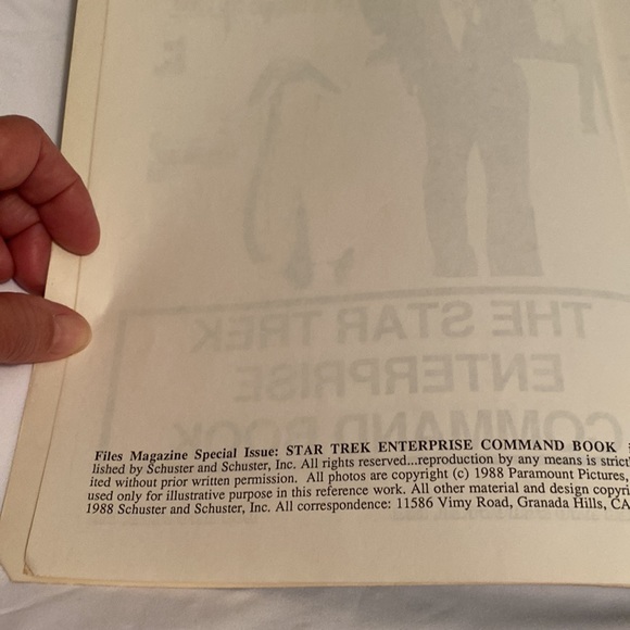 Star Trek Enterprise Command Book - Picture 5 of 14